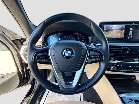 Used 2023 BMW 530i w/ Premium Package RWD image 40