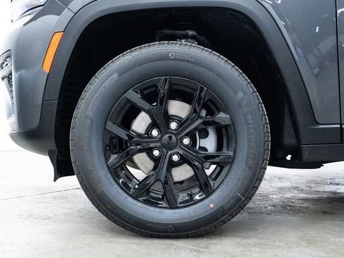 New 2026 Jeep Grand Cherokee 4WD image 7