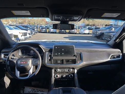 Certified 2022 GMC Yukon XL SLT w/ SLT Luxury Package image 12