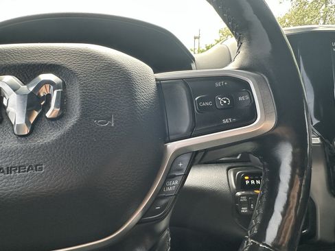 Used 2019 RAM 1500 Big Horn AWD/4WD image 32