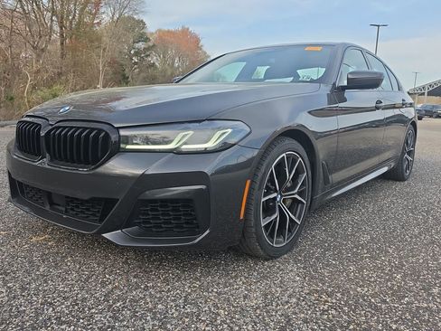 Used 2022 BMW 540i xDrive w/ M Sport Package image 4