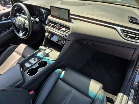 Used 2025 Genesis G70 2.5T RWD image 32