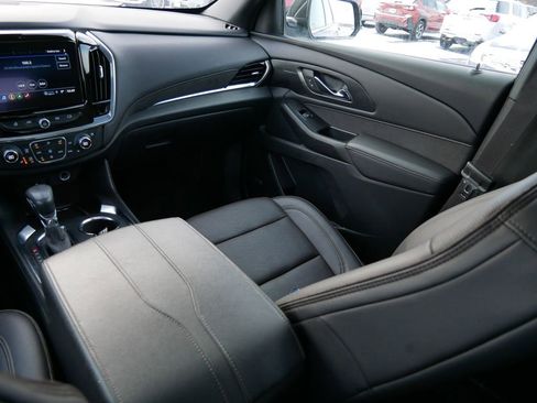 Used 2022 Chevrolet Traverse High Country image 15