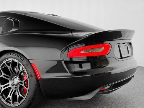 Used 2016 Dodge Viper GTS image 44