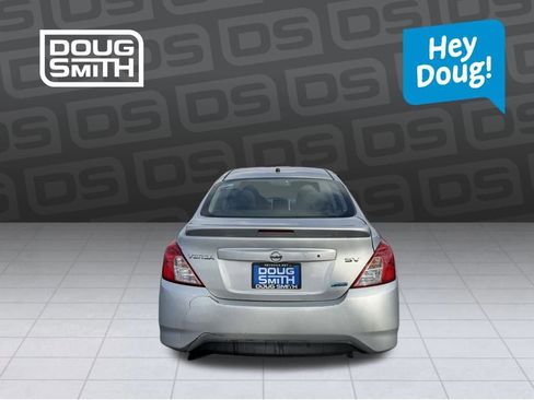 Used 2015 Nissan Versa SV image 4