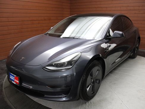 Used 2023 Tesla Model 3 Standard Range image 34
