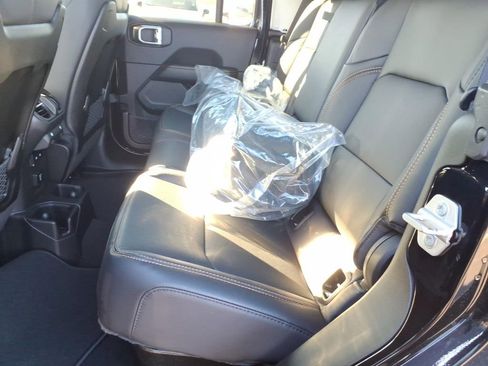 New 2026 Jeep Gladiator Sport AWD/4WD image 7