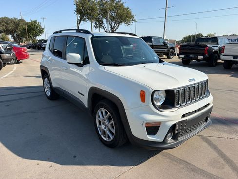 Used 2019 Jeep Renegade Latitude FWD image 2