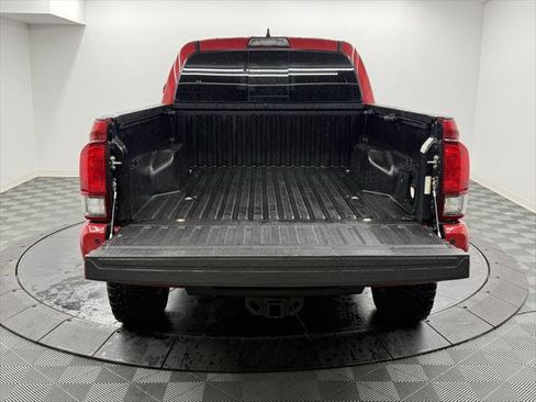 Certified 2019 Toyota Tacoma TRD Sport image 11