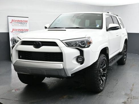 Used 2023 Toyota 4Runner TRD Off-Road Premium image 4