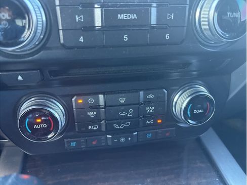 Used 2016 Ford F150 Platinum w/ Equipment Group 701A Luxury image 18