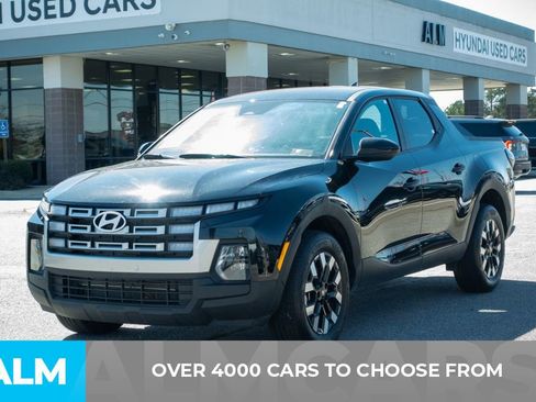 Used 2025 Hyundai Santa Cruz SE image 2