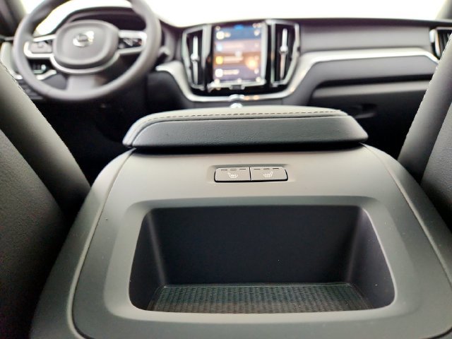 Used 2024 Volvo XC60 T8 Ultimate w/ Climate Package AWD/4WD image 31