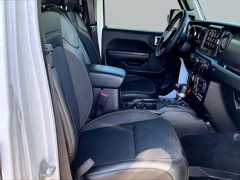 Used 2023 Jeep Gladiator Sport AWD/4WD image 11