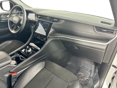 Used 2023 Jeep Grand Cherokee Altitude image 27