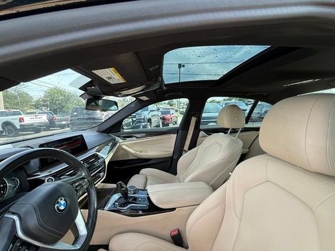 Used 2019 BMW 530i w/ Convenience Package RWD image 11