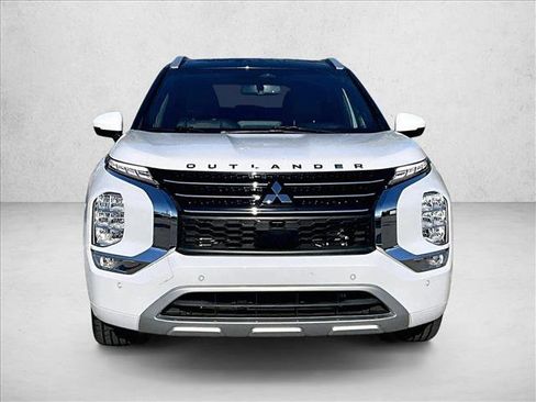Used 2023 Mitsubishi Outlander SEL FWD image 3