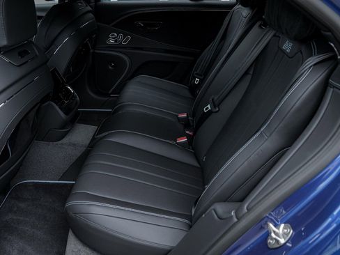 New 2025 Bentley Flying Spur Plug-In Hybrid image 40