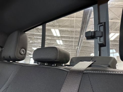 Used 2023 Chevrolet Colorado LT w/ LT Convenience Package III image 34