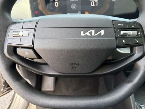 Used 2025 Kia K4 FWD image 23