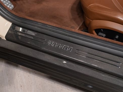 Used 2019 Ferrari 812 Superfast RWD image 26
