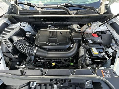 Used 2023 GMC Acadia SLT w/ LPO, Floor Liner Package image 26