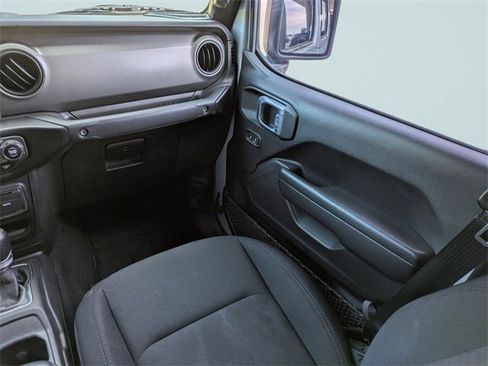 Used 2022 Jeep Gladiator Sport image 17