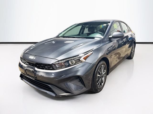 Used 2024 Kia Forte LXS FWD image 3