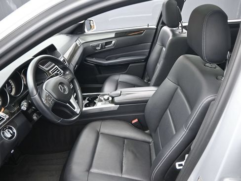 Used 2014 Mercedes-Benz E 250 BlueTEC Sedan image 13