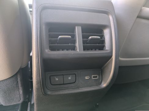 Used 2021 Cadillac XT4 Premium Luxury image 16