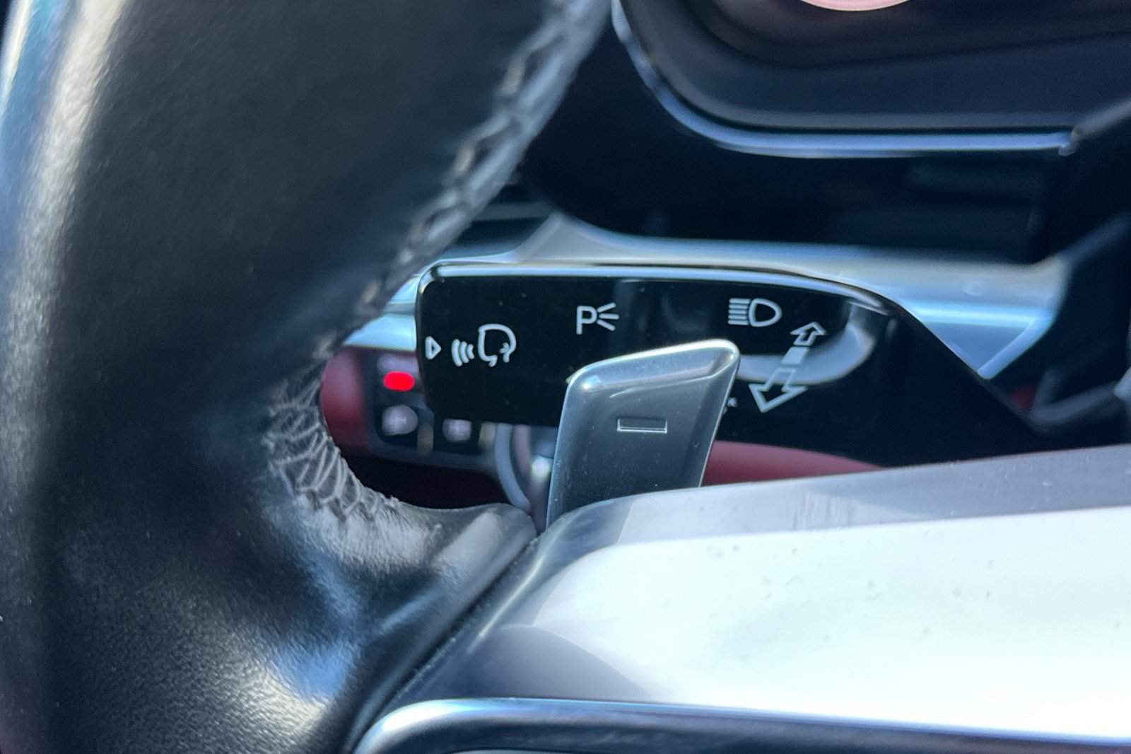 Used 2019 Porsche Panamera 4 AWD/4WD image 34