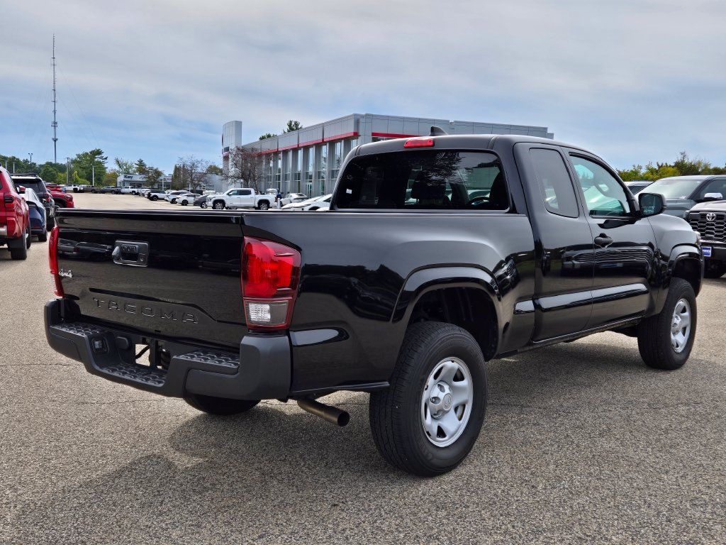 Used 2023 Toyota Tacoma SR AWD/4WD image 6