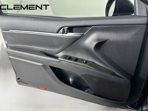 Used 2023 Toyota Camry SE image 24