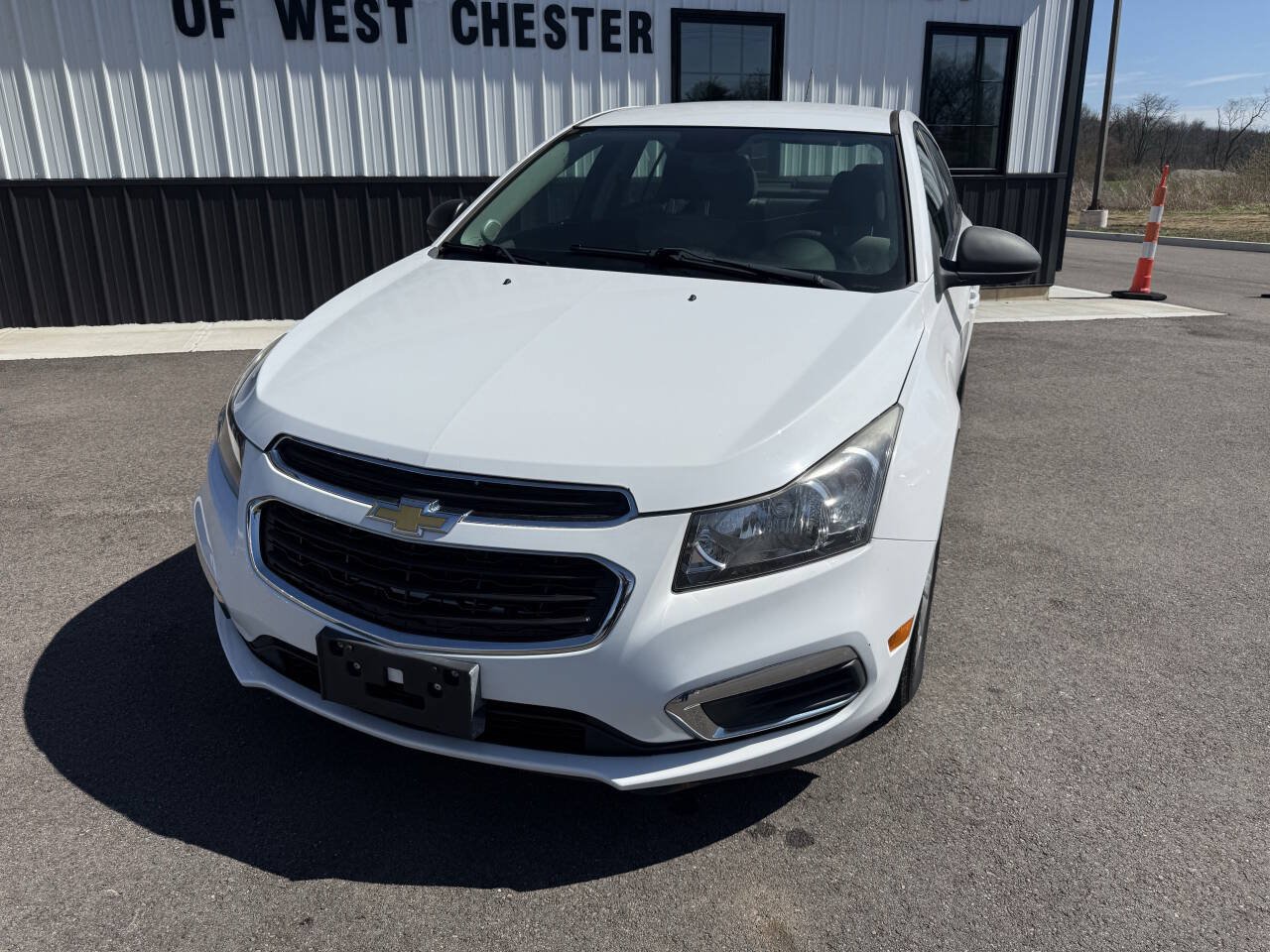 Used 2015 Chevrolet Cruze LS FWD image 2