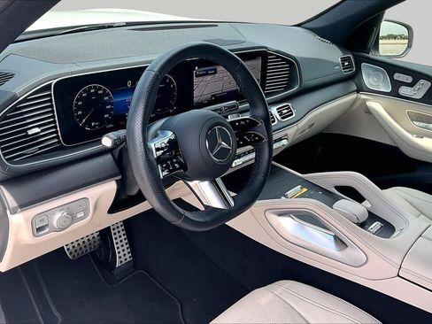 Certified 2025 Mercedes-Benz GLS 450 4MATIC image 18