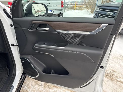 Used 2024 GMC Acadia Denali w/ LPO, Floor Liner Package image 10