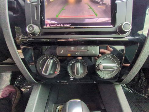 Used 2018 Volkswagen Jetta Sport image 19