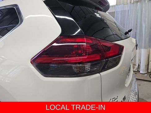 Used 2020 Nissan Rogue SV image 33