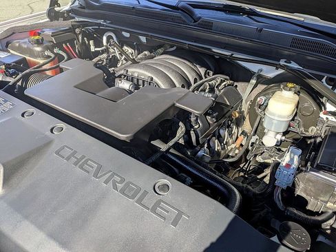 Used 2020 Chevrolet Tahoe LT image 36