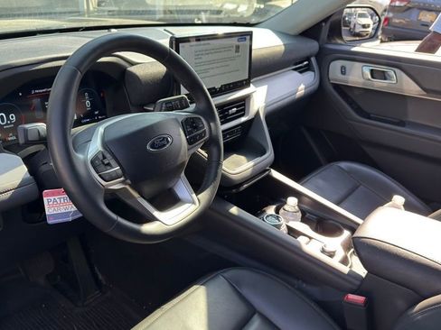 Used 2025 Ford Explorer Active w/ Active Comfort Package AWD/4WD image 9