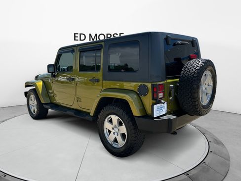 Used 2010 Jeep Wrangler Unlimited Sahara AWD/4WD image 3