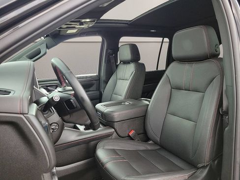 Used 2023 Chevrolet Suburban RST w/ Luxury Package AWD/4WD image 12