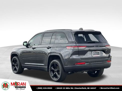 Used 2024 Jeep Grand Cherokee Limited w/ Black Appearance Package AWD/4WD image 4