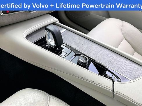 Certified 2025 Volvo XC90 B6 Plus w/ Protection Package Premier AWD/4WD image 19