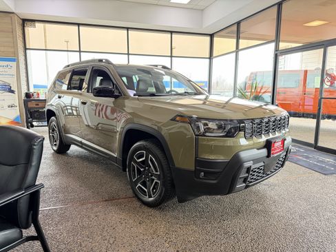 New 2026 Jeep Cherokee Limited image 7