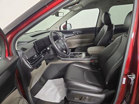 Certified 2025 Kia Carnival image 13