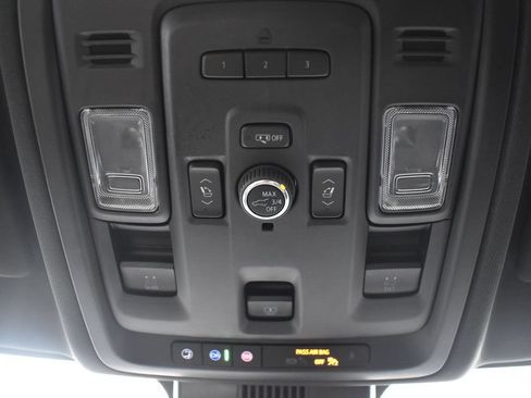 Used 2023 Chevrolet Suburban RST w/ Luxury Package AWD/4WD image 21