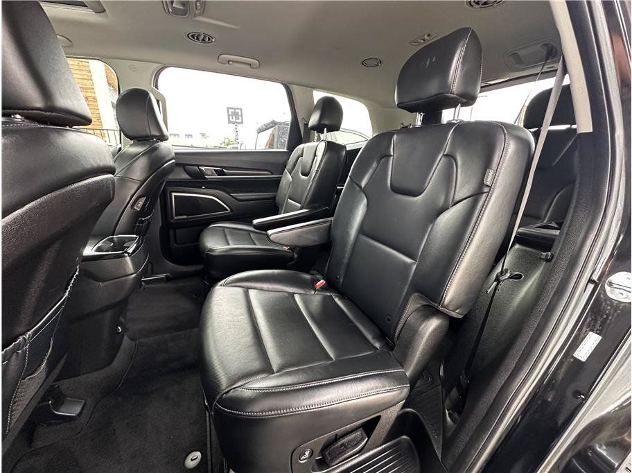 Used 2025 Kia Telluride S AWD/4WD image 16