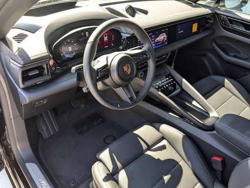 New 2024 Porsche Macan 4 Electric image 4