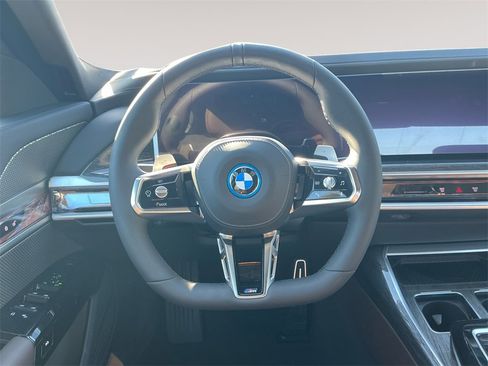 New 2026 BMW 750e xDrive image 12